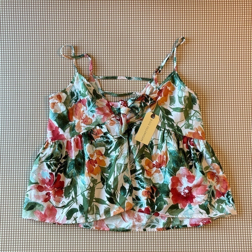BOG Collective adjustable floral front knot women’s tank top. Size Large.‎ NWT